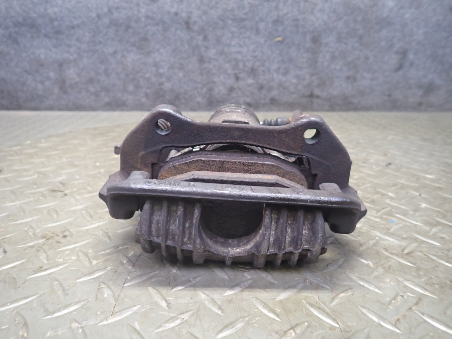 89-96 Chevrolet Corvette C4 Set of 2 Rear Left & Right Brake Caliper 77K OEM