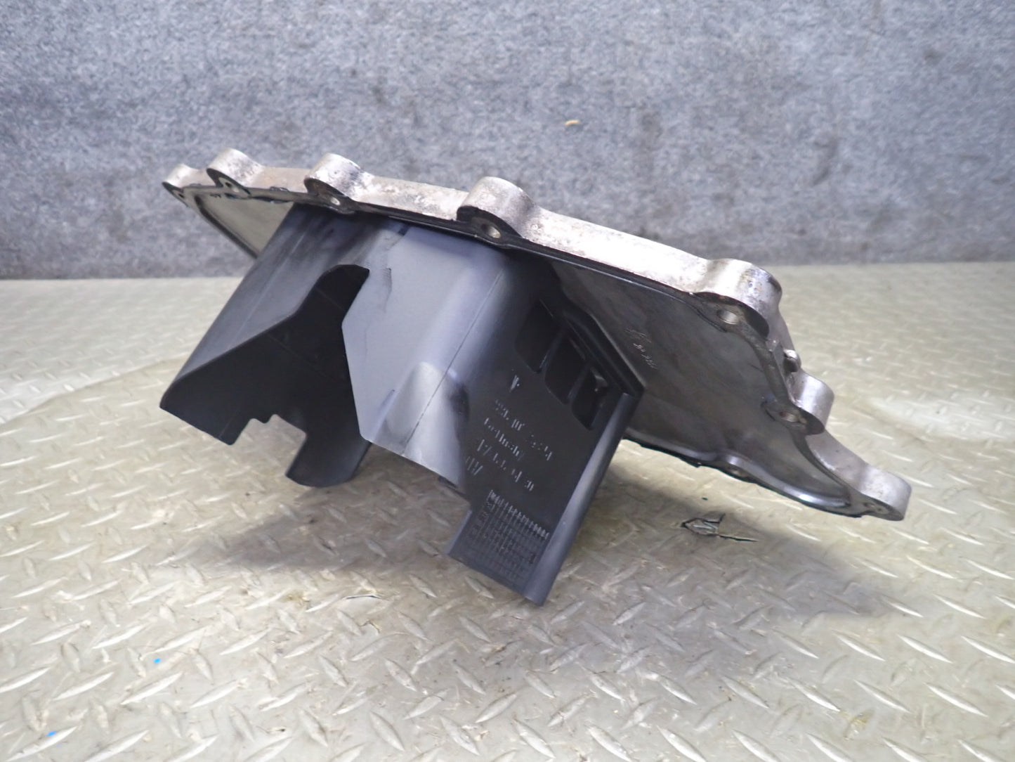 2002 Porsche Boxster S 986 3.2L M96.21 Engine Motor Oil Pan 996107310