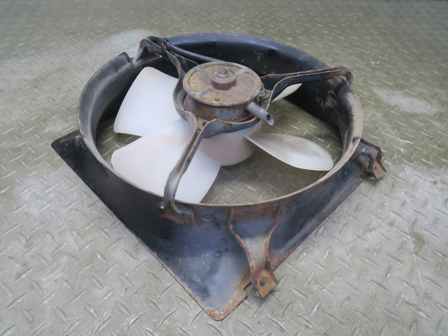 91-95 Toyota SW21L MR2 NA A/T 5SFE Engine Radiator Cooling Fan & Shroud 57K OEM