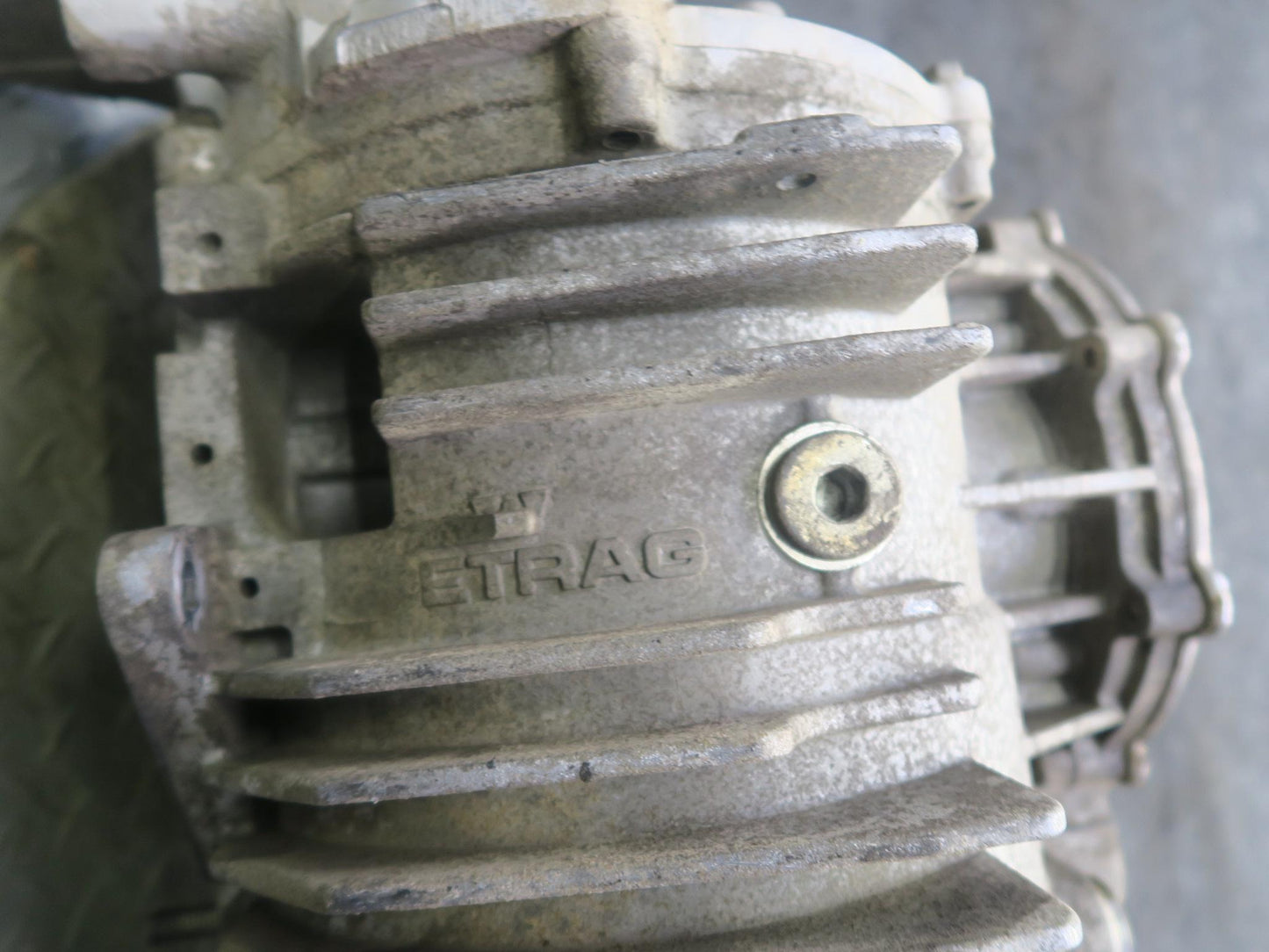 2004-2006 Cadillac XLR 4.6L Rear Differential Axle Carrier Assembly 2.93 Ratio