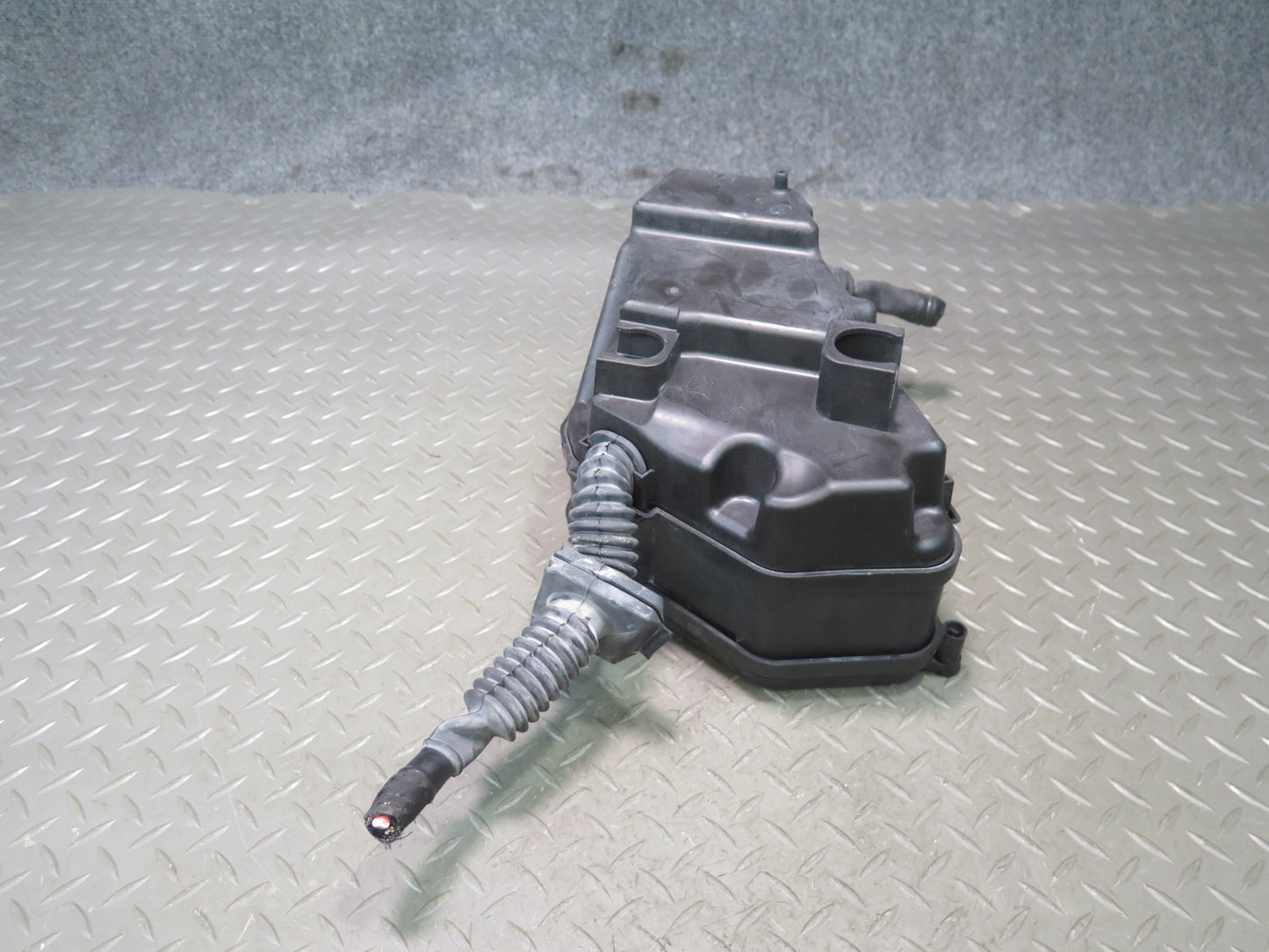 2011-2018 Porsche Cayenne 958 Fuse Relay Box Module