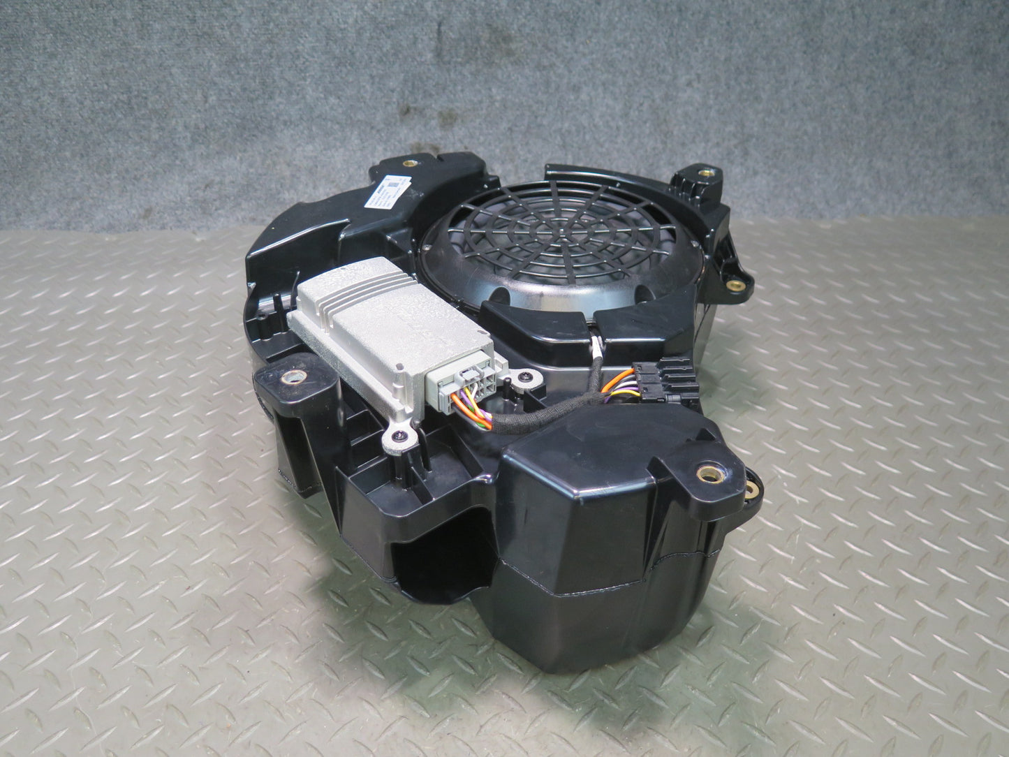 2011-2018 Porsche Cayenne 958 Rear Bose Subwoofer Speaker Box w Amplifier
