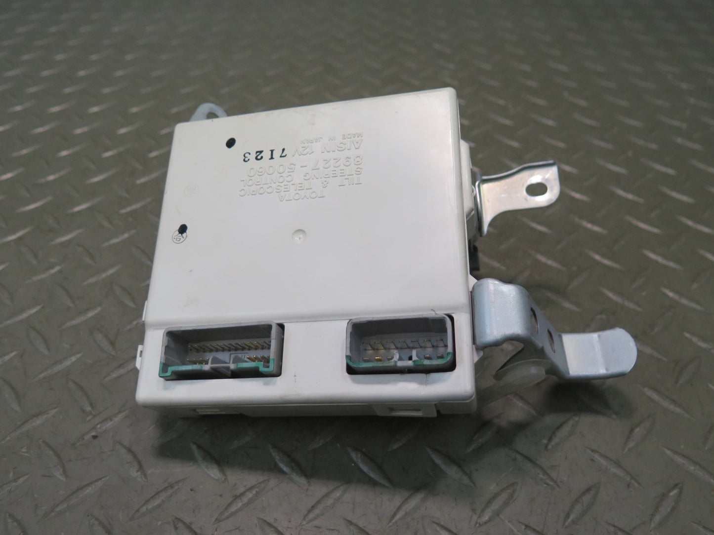 1998 Lexus UCF20L LS400 Tilt & Telescopic Steering Column Control Module OEM