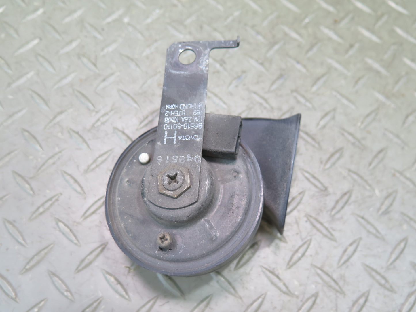 98-00 Lexus UCF20L LS400 Set of 2 High & Low Tone Note Pitch Horn Signal OEM