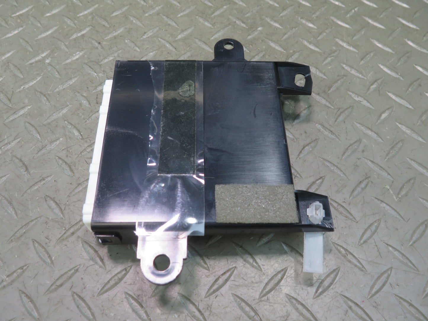 1998 Lexus UCF20L LS400 Front Left Door Control Module 89222-50100 OEM