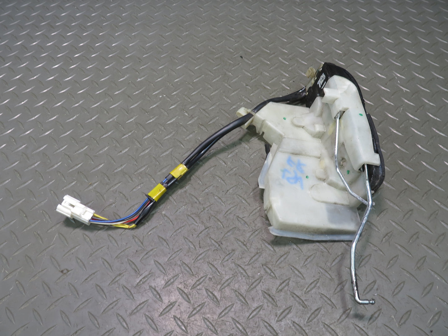 98-00 Lexus UCF20L LS400 Front Right Passenger Door Lock Latch Actuator OEM