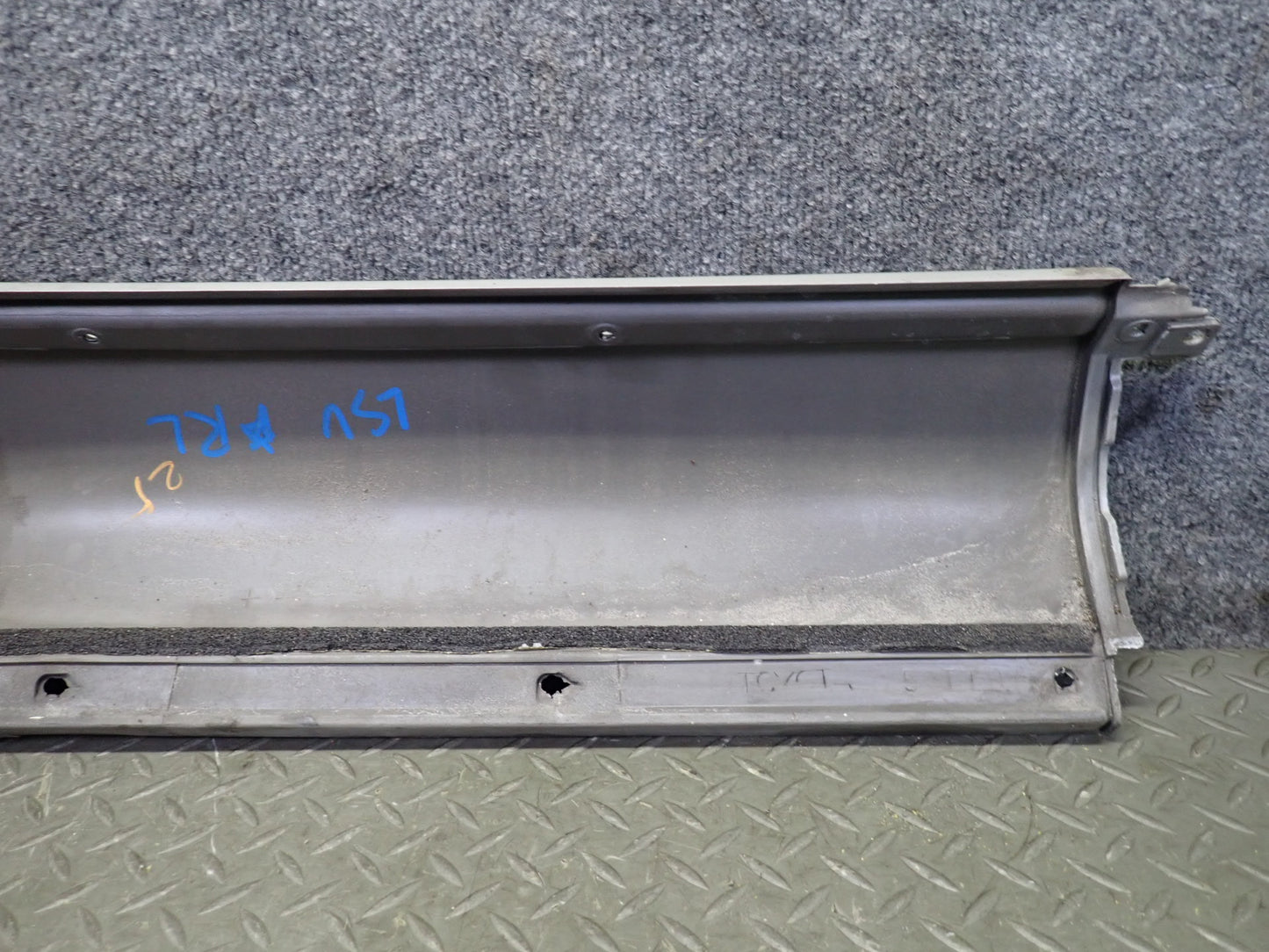 98-00 Lexus UCF20L LS400 Rear Left Skirt Rocker Panel Molding Silver OEM