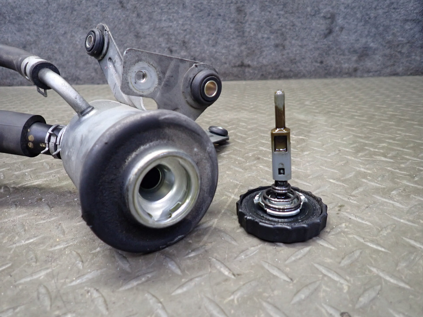 98-00 Lexus UCF20L LS400 Power Steering Reservoir Bottle Tank OEM