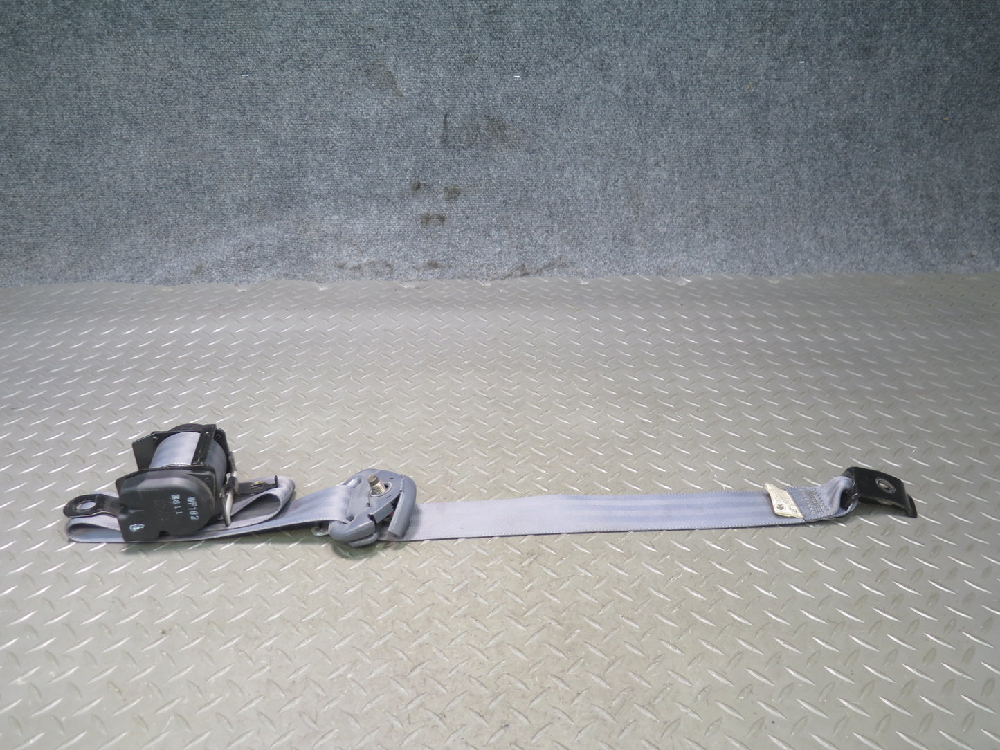 91-92 TOYOTA LAND CRUISER FJ80 SET OF 2 REAR 2-ND ROW LEFT & RIGHT SEATBELT RETRACTORS OEM