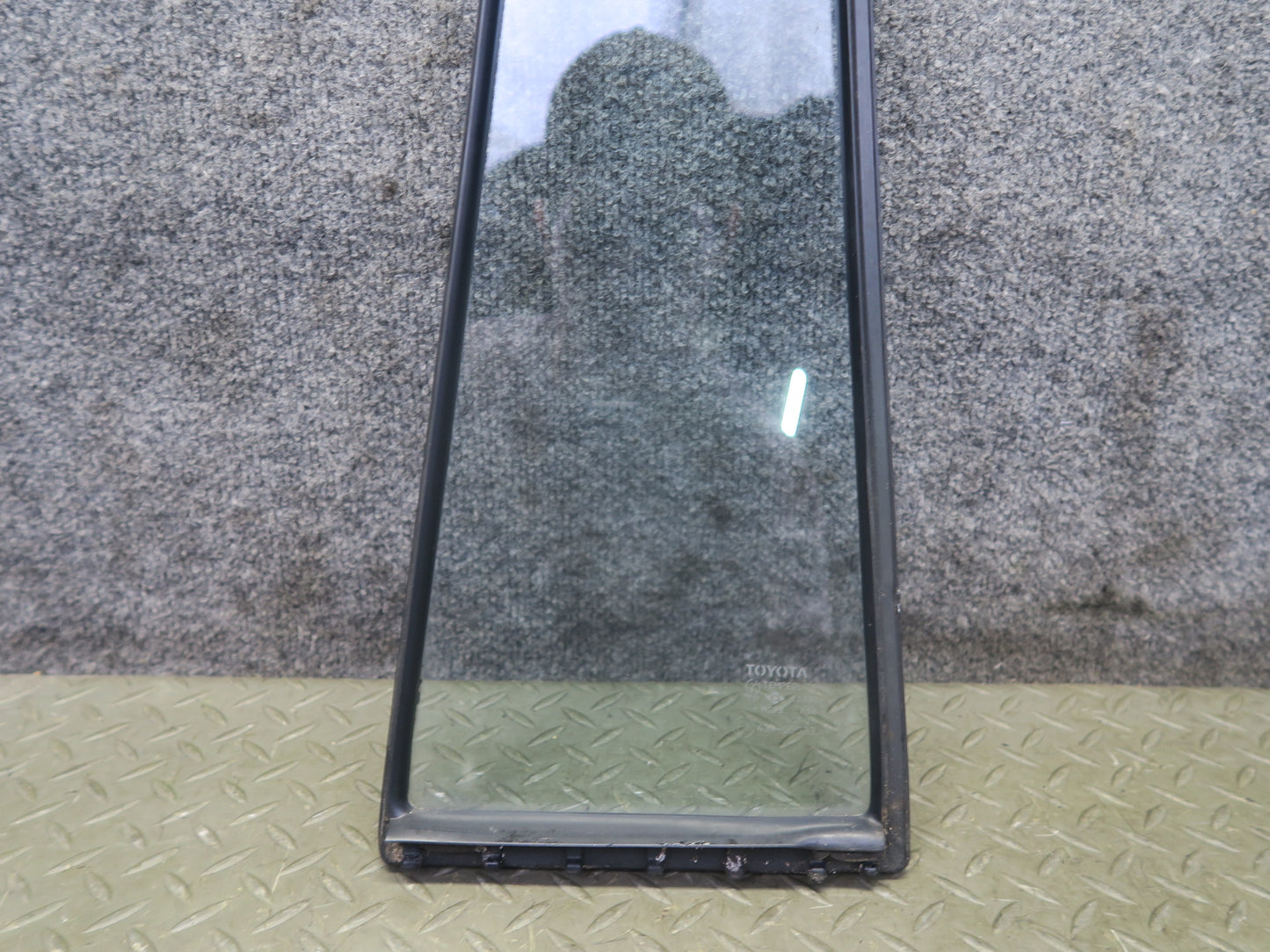 1991-1997 Toyota Land Cruiser FJ80 Rear Right Door Vent Fixed Glass Window