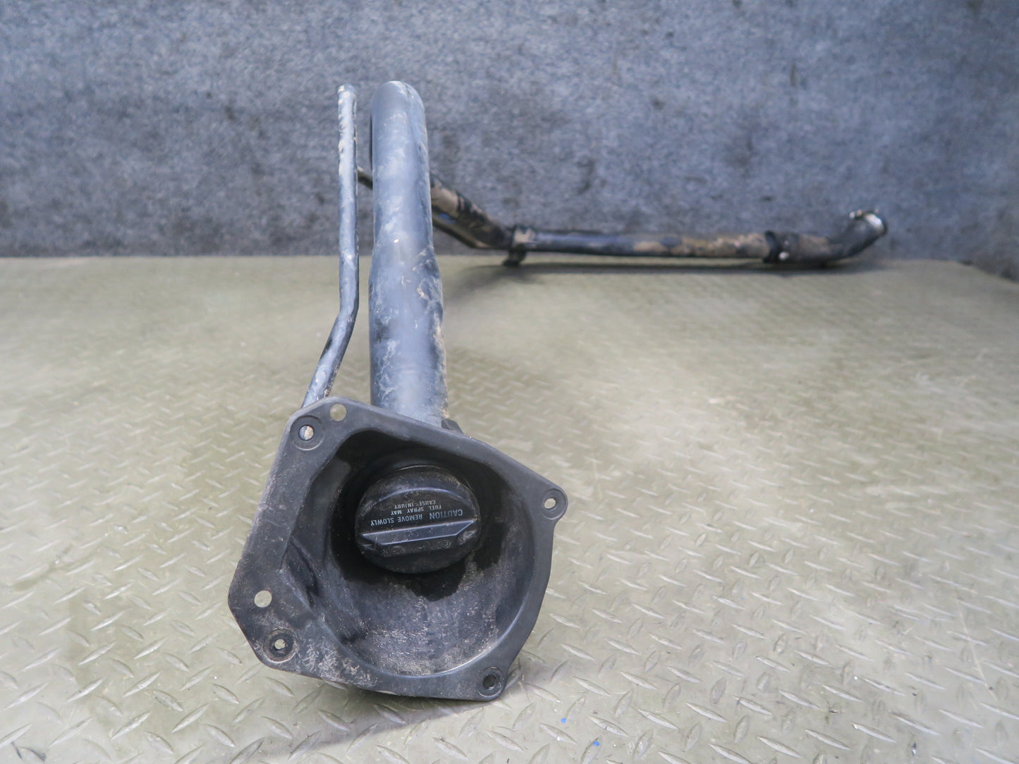1991-1997 Toyota Land Cruiser FJ80 Fuel Gas Filler Neck Assembly