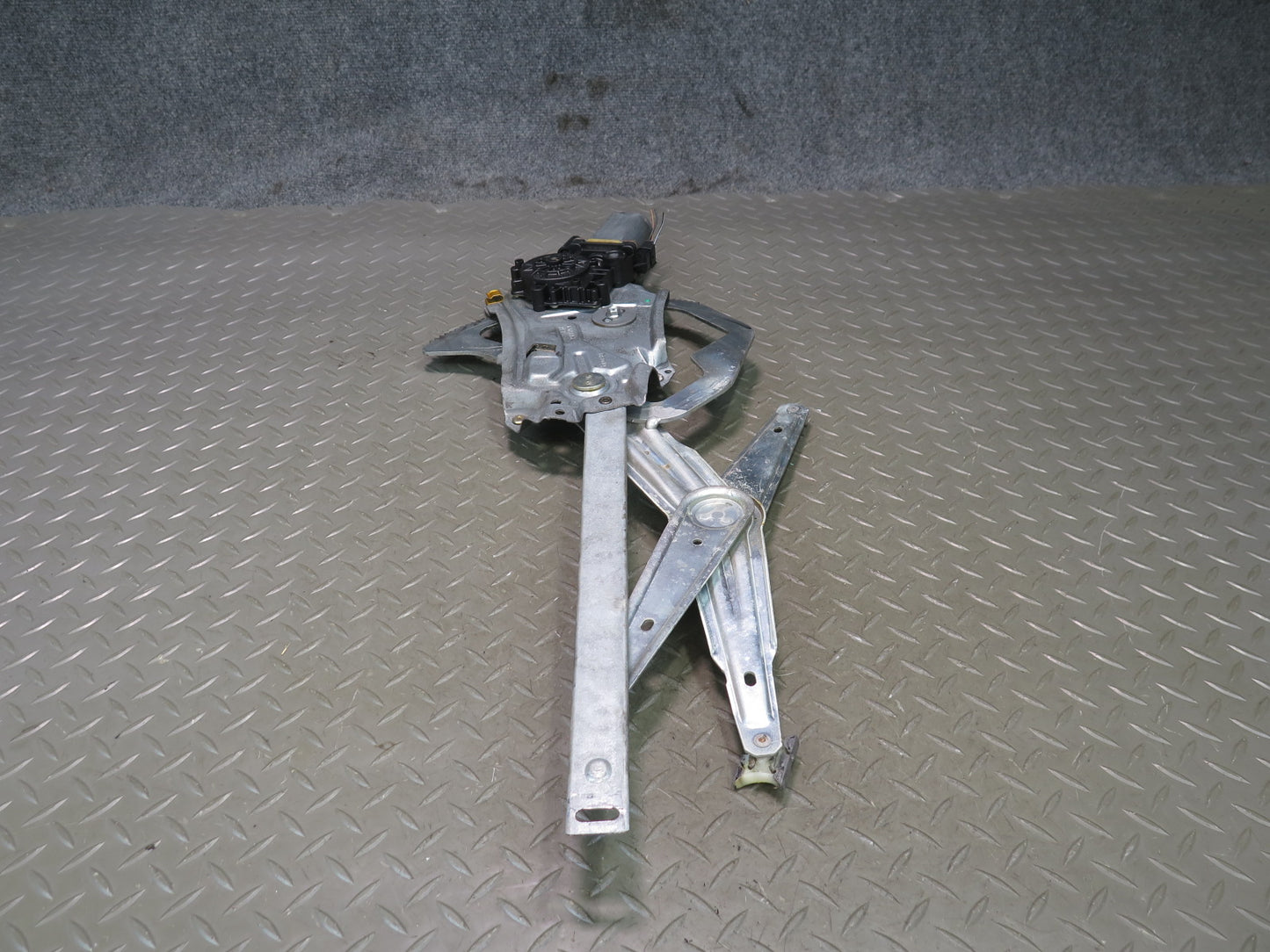 94-99 BMW E36 318ic Convertible Coupe Left Door Window Regulator w Motor OEM