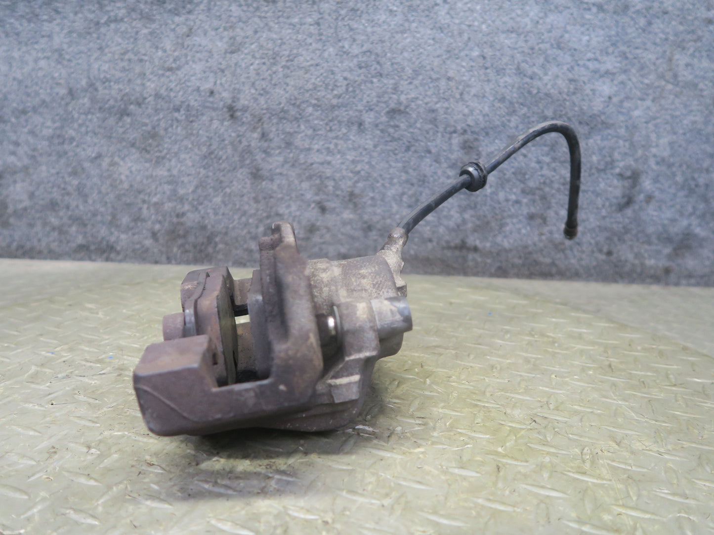95-99 BMW E36 318ti 318i Z3 Set of 2 Front Left & Right Brake Caliper OEM