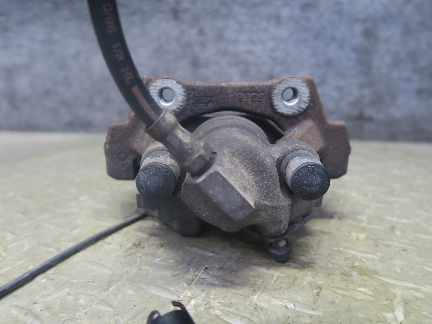 94-99 BMW E36 318iC Convertible Set of 2 Rear Left & Right Brake Caliper OEM