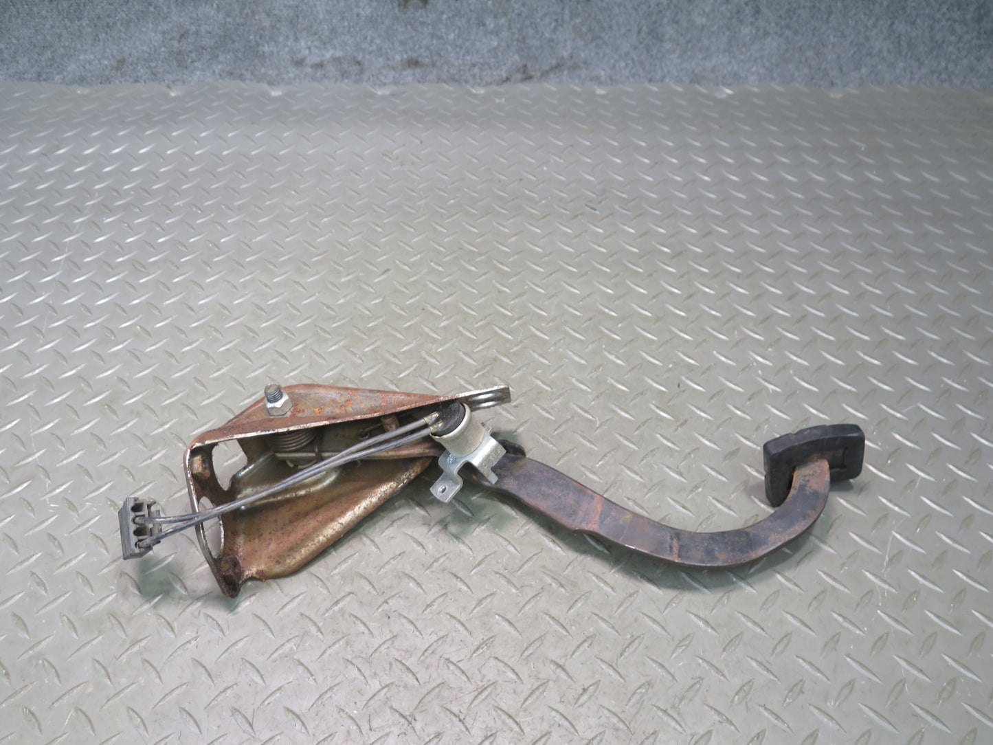 92-96 Chevrolet Corvette C4 M/T Clutch & Brake Pedal Set OEM