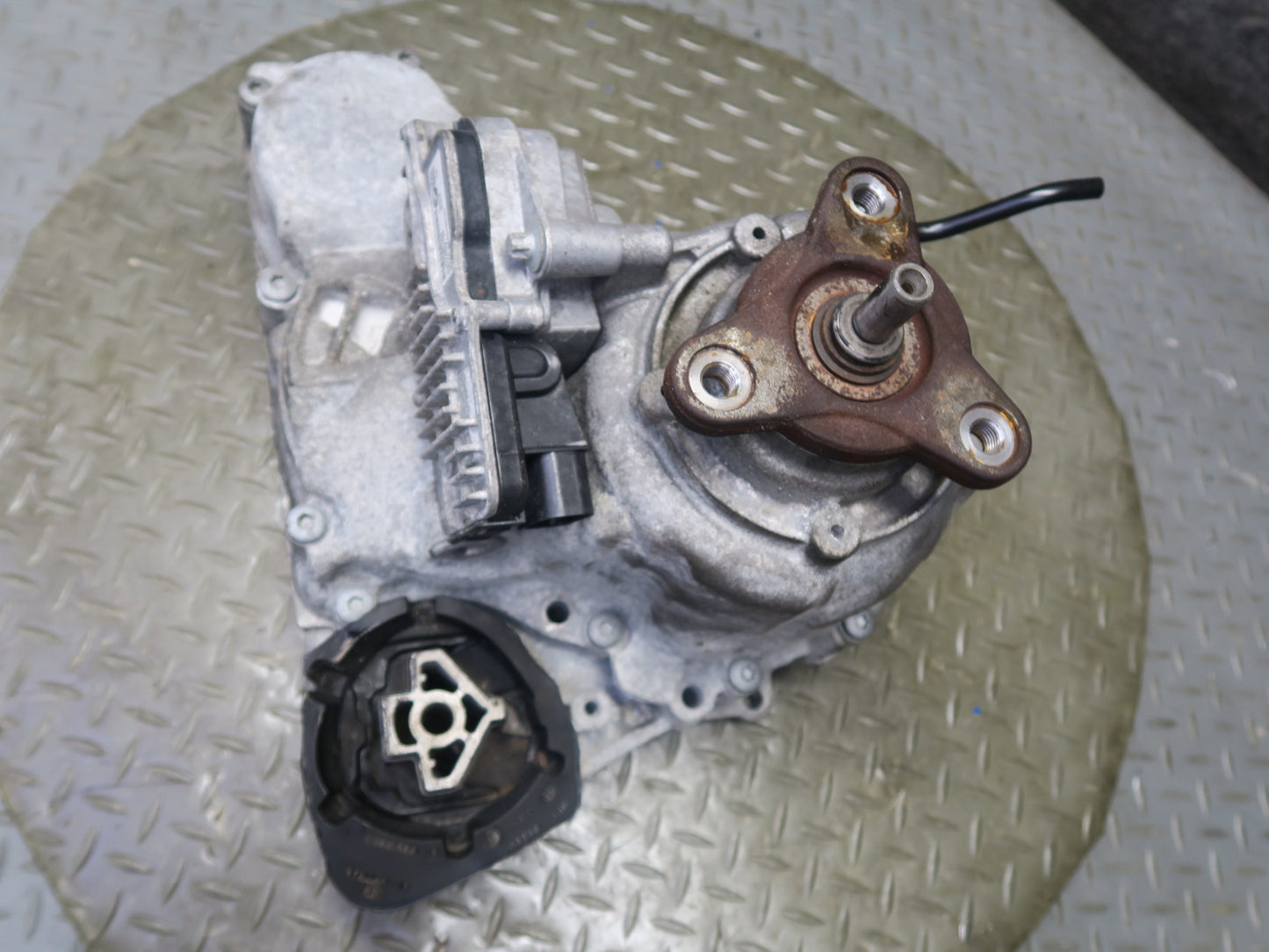 14-15 BMW F32 F33 435XI AWD ATC35L Transfer Case Box w Motor 144K Miles OEM