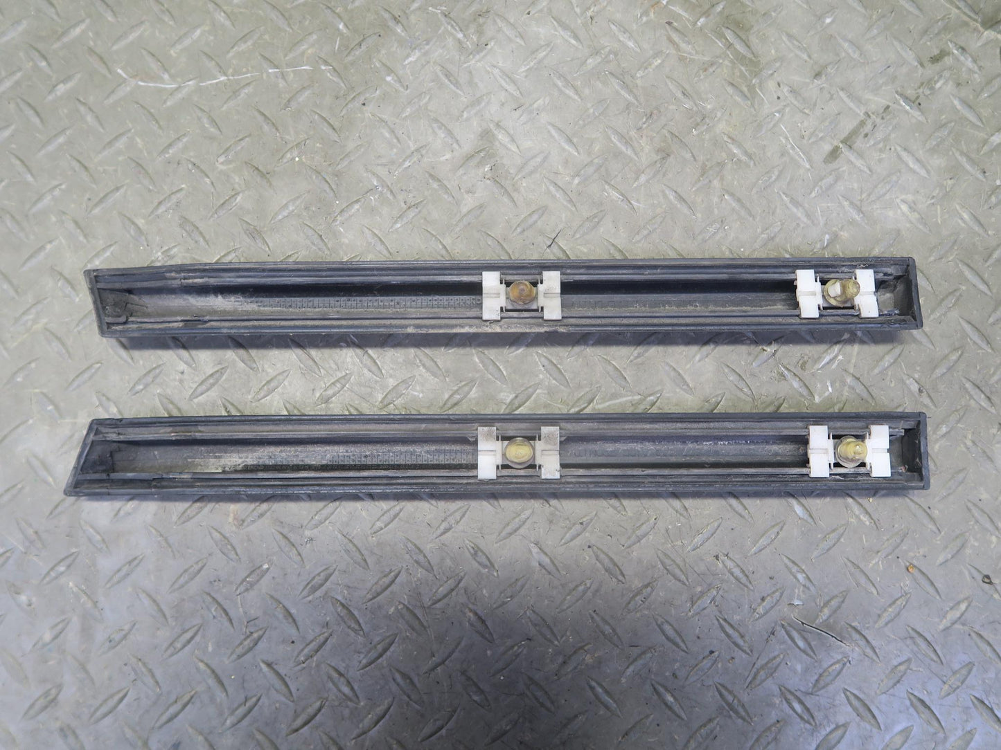 94-99 BMW E36 318iC Convertible Fender Door Rear Quarter Trim Molding Set OEM