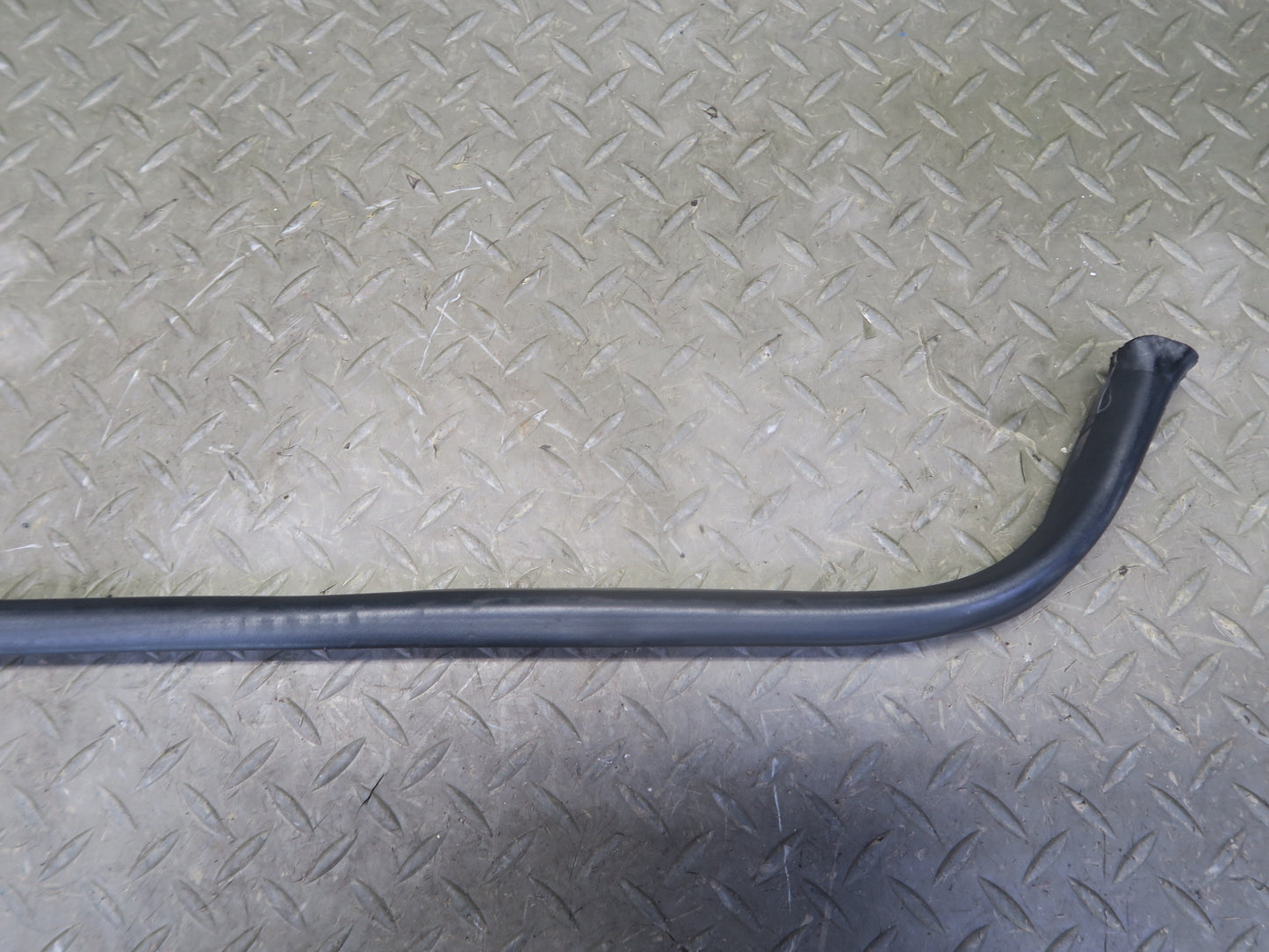 94-99 BMW E36 318iC Front Hood Weatherstrip Rubber Seal Gasket OEM