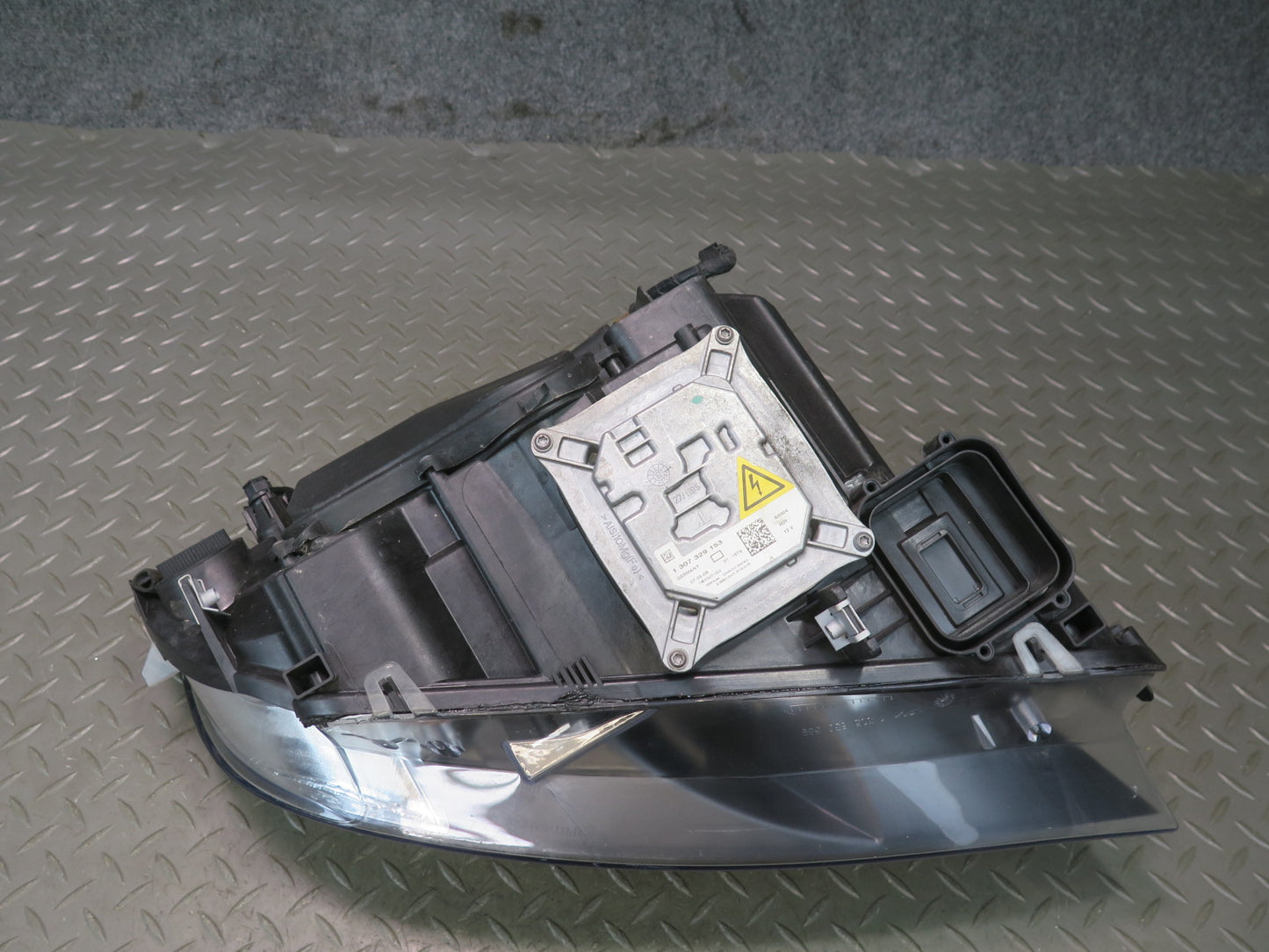 2008-2010 BMW E90 M3 Front Left BI Xenon Headlight Lamp w Ballast 7182507