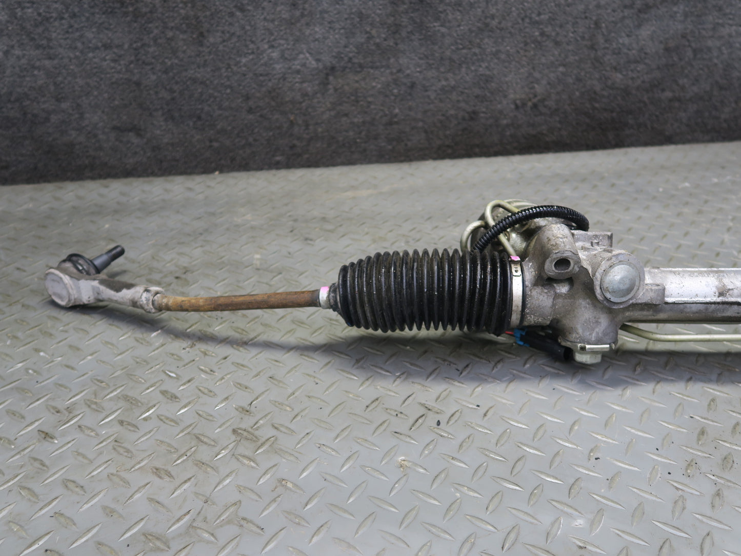 2004-2007 Cadillac XLR Power Steering Rack & Pinion Gear 26085331