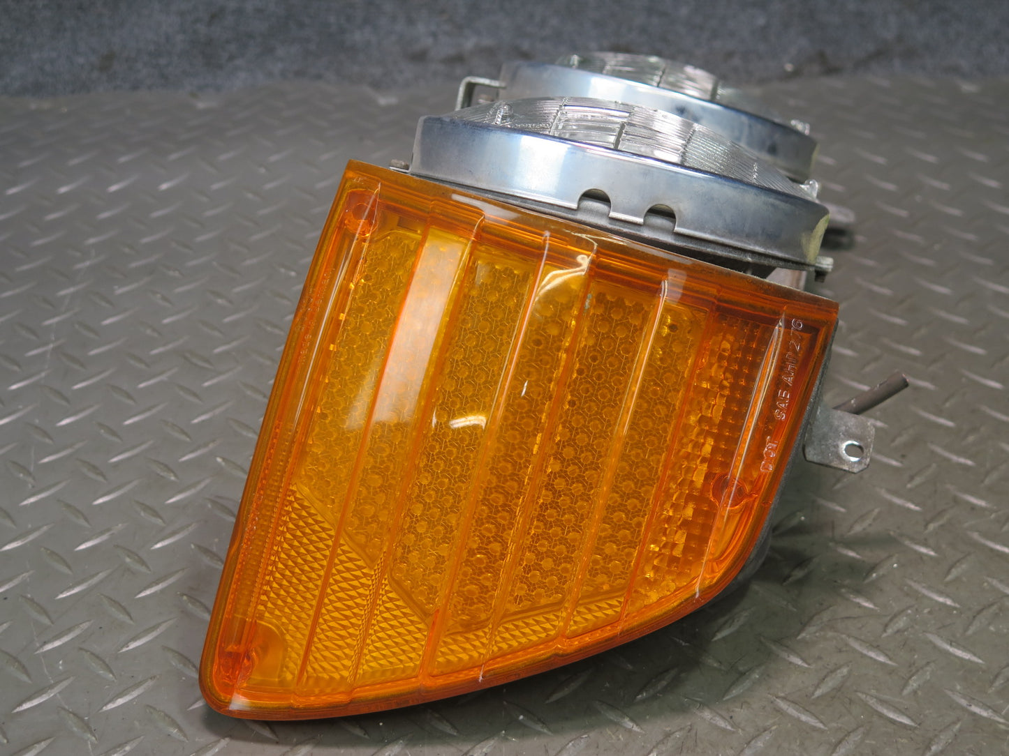 86-89 Mercedes R107 560SL Set of 2 Front Left & Right Halogen Headlight Lamp OEM