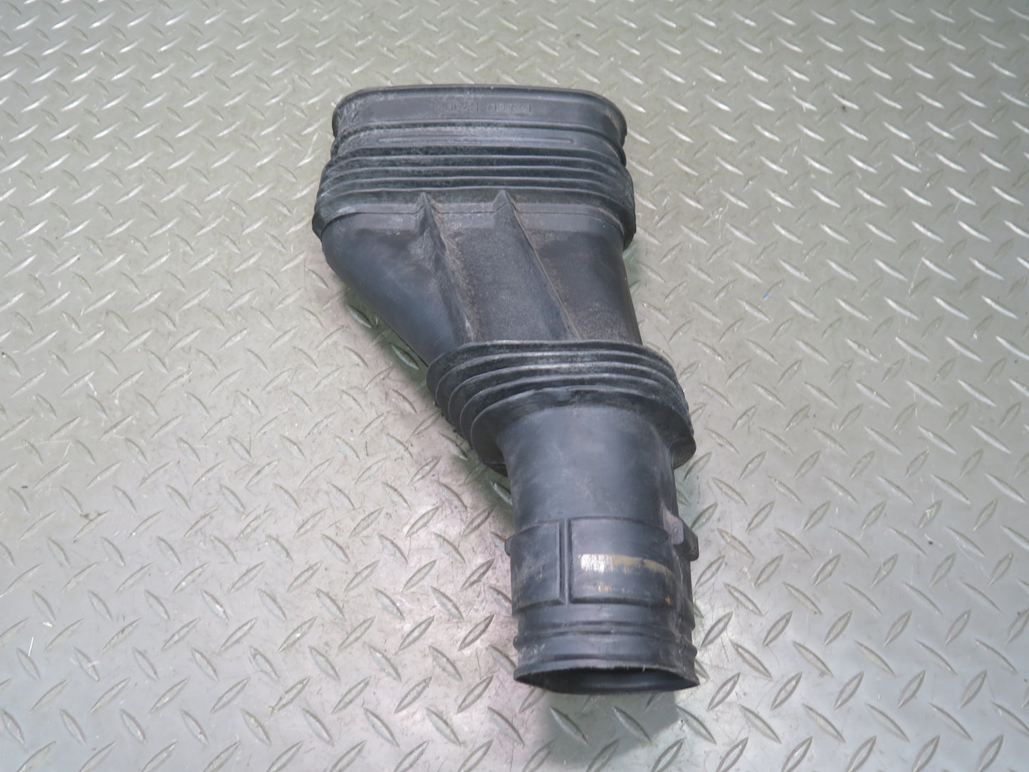81-83 Datsun S130 280ZX Turbo Air Intake Duct Tube Pipe 62860-P7900 OEM
