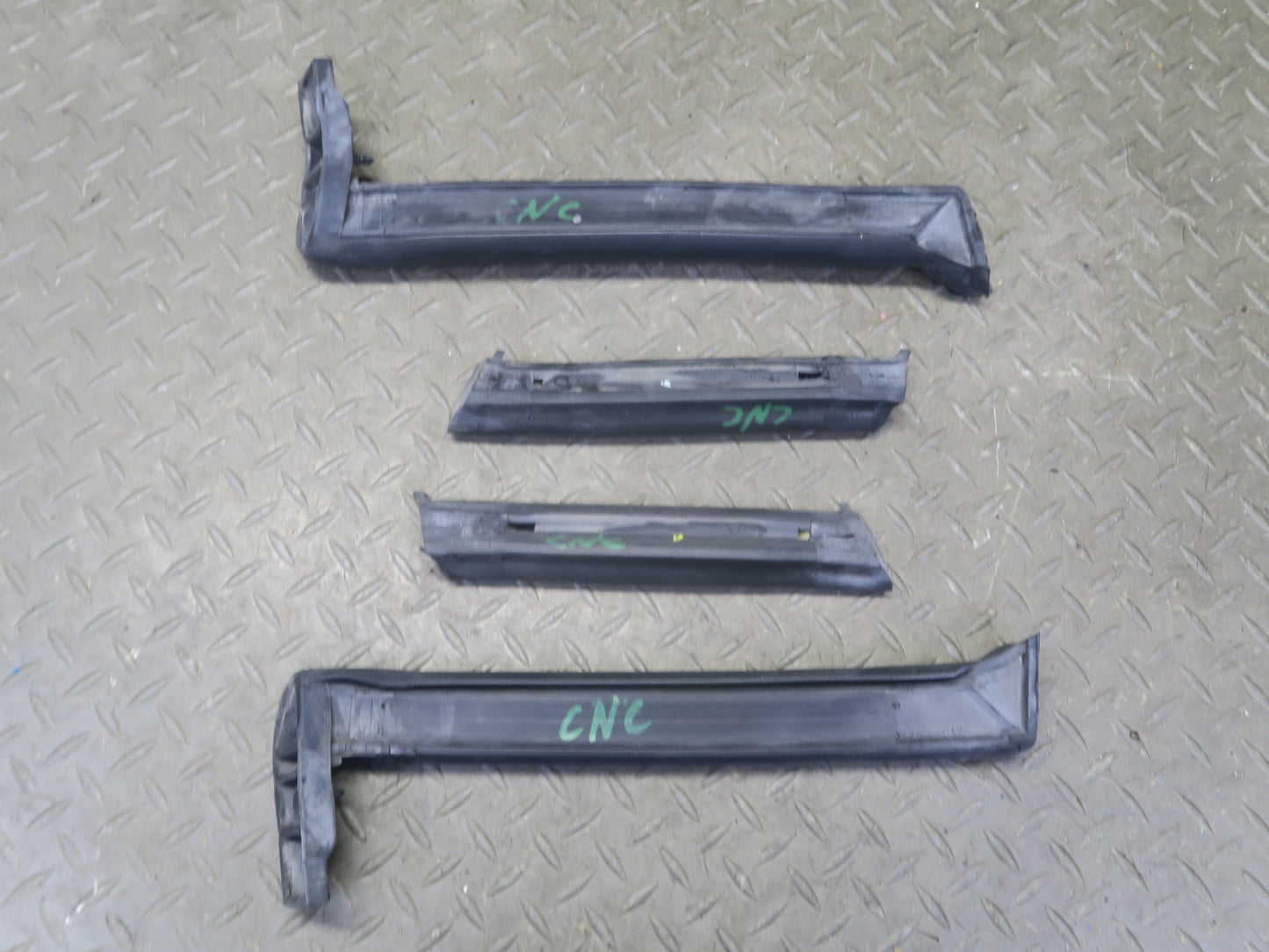 98-04 Chevrolet Corvette C5 Convert TOP Roof Weatherstrip Rubber Seal Set OEM