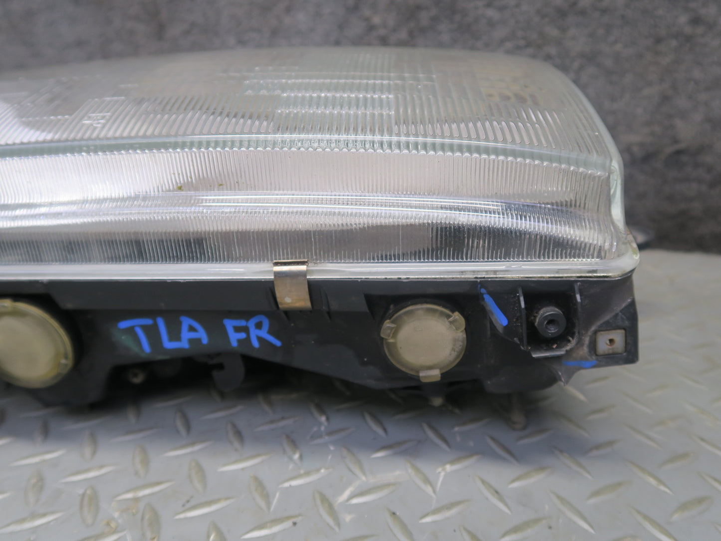 1991-1993 Toyota Land Cruiser FJ80 Front Right Headlight Lamp