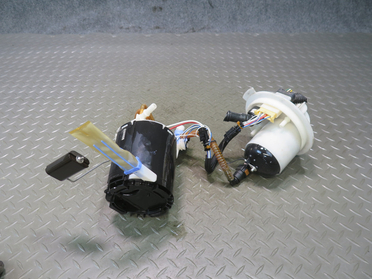 2012-2015 Range Rover Evoque L538 Fuel Pump Level Sensor Assembly