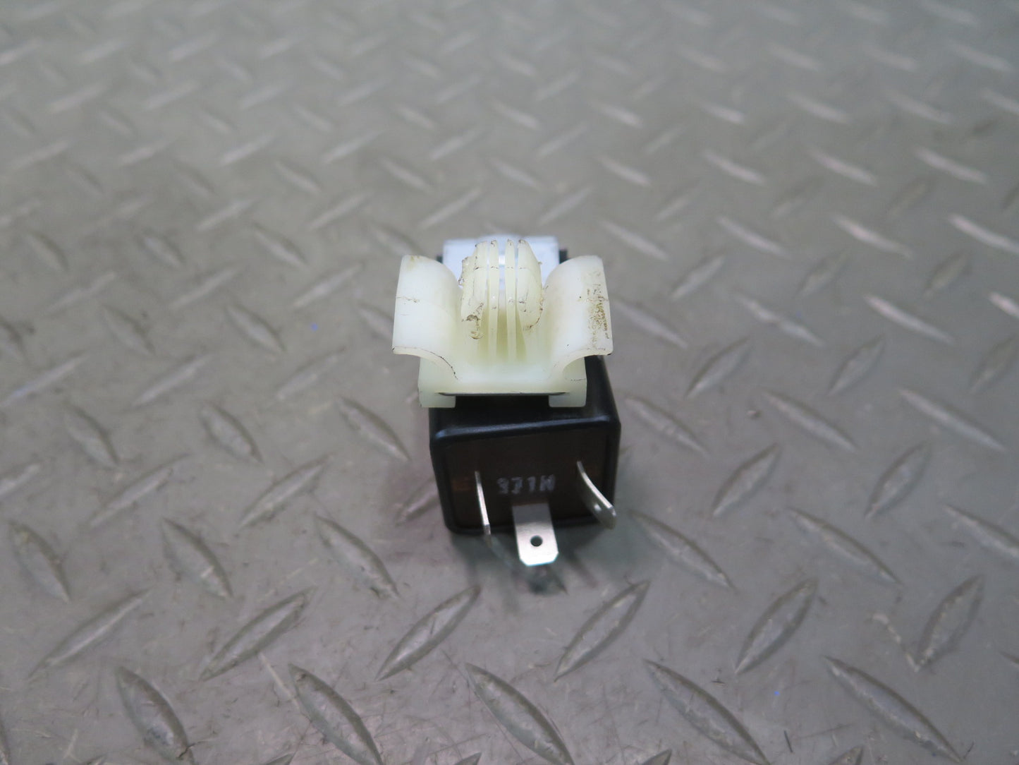 79-83 Datsun 280ZX S130 Turn Signal Flasher Relay OEM
