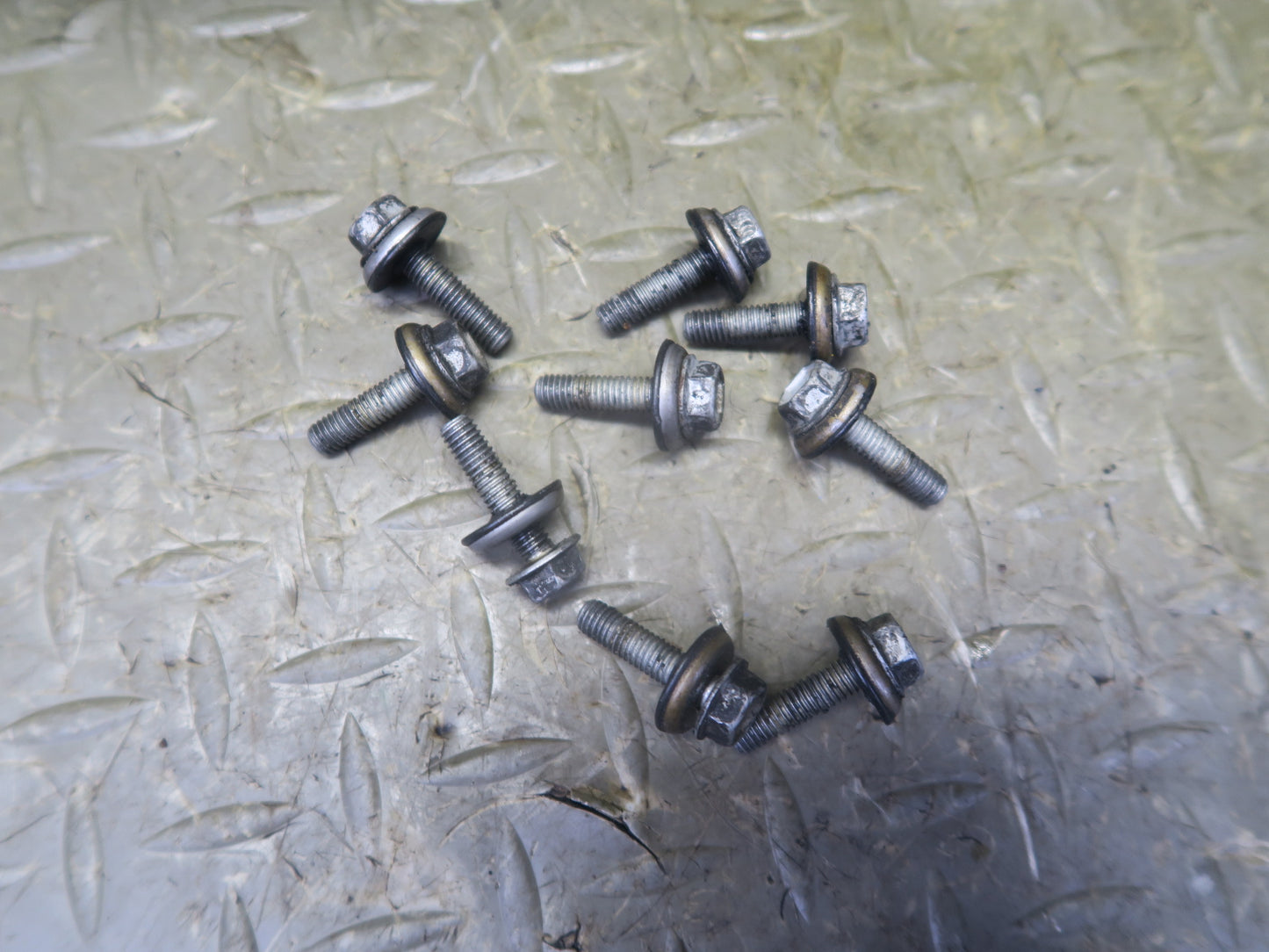 98-00 Lexus LS400 SC400 1UZFE 4.0L Right Engine Cylinder Cover w Bolts OEM