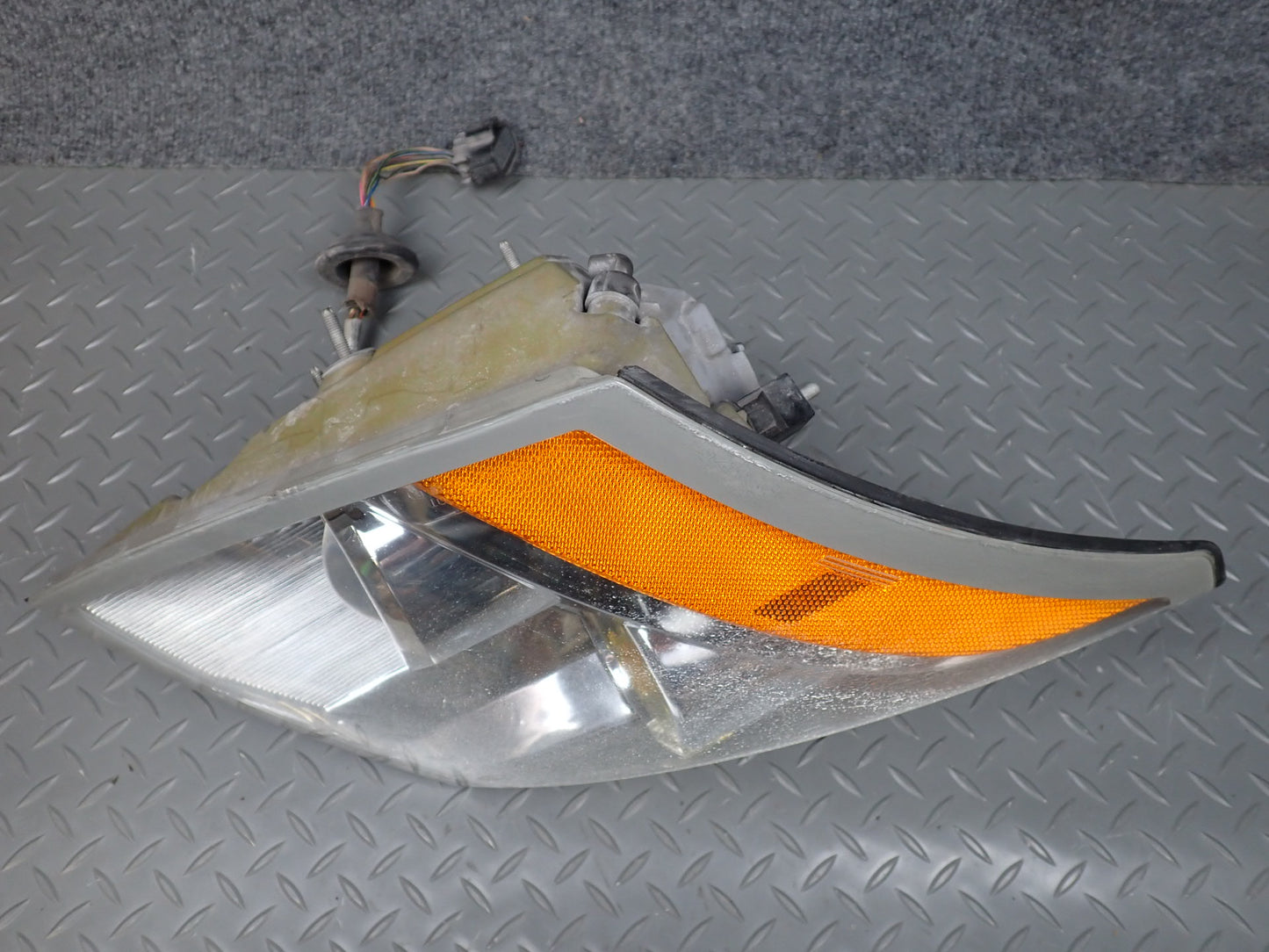 2004-2005 Cadillac XLR 4.6L V8 Front Right Pass Side Xenon Headlight Lamp