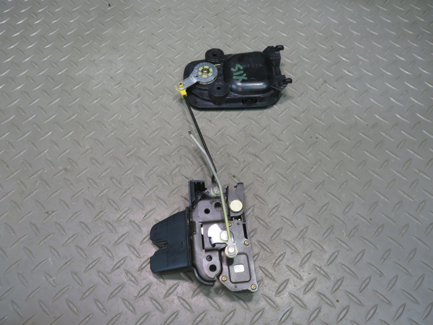 01-05 Lexus IS300 Sedan Rear Trunk Lock Latch Actuator w Release Handle OEM