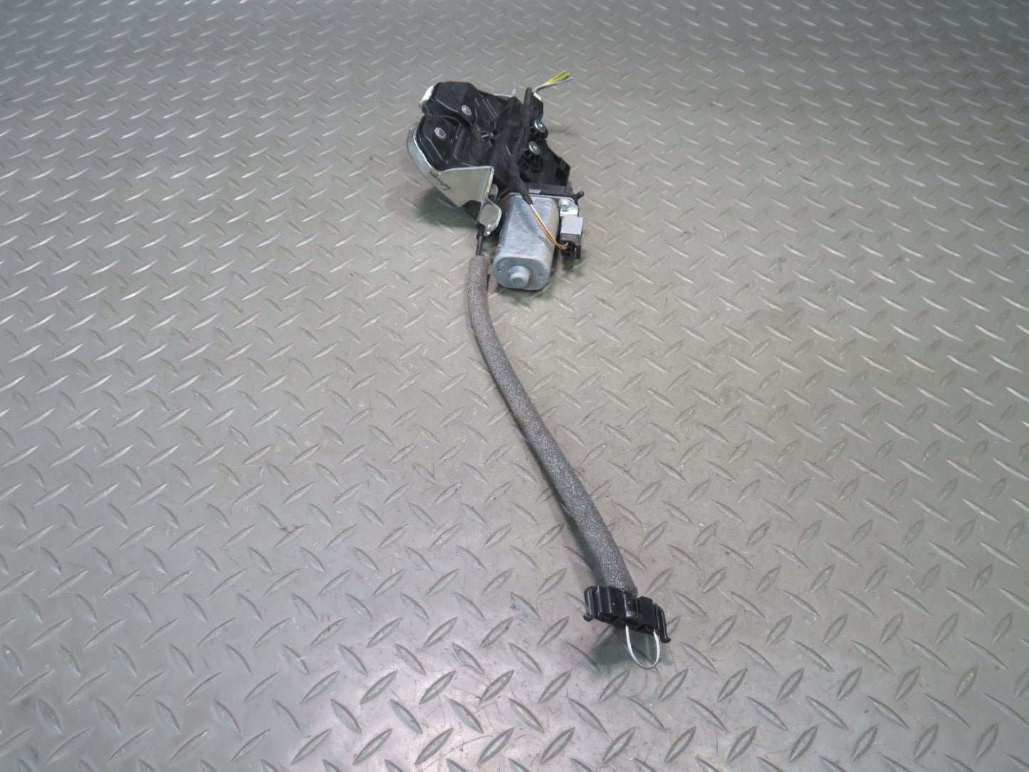 2011-2018 Porsche Cayenne 958 Rear Trunk Tailgate Lock Latch 7P5827505