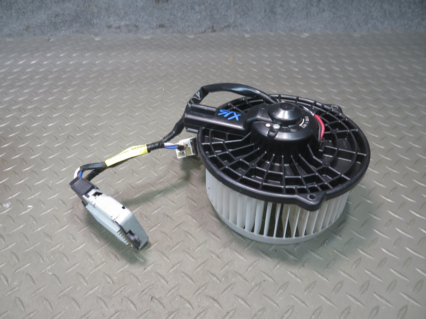 01-05 Lexus JCE10L IS300 A/C Heater Blower Motor Fan w Control Module Set OEM