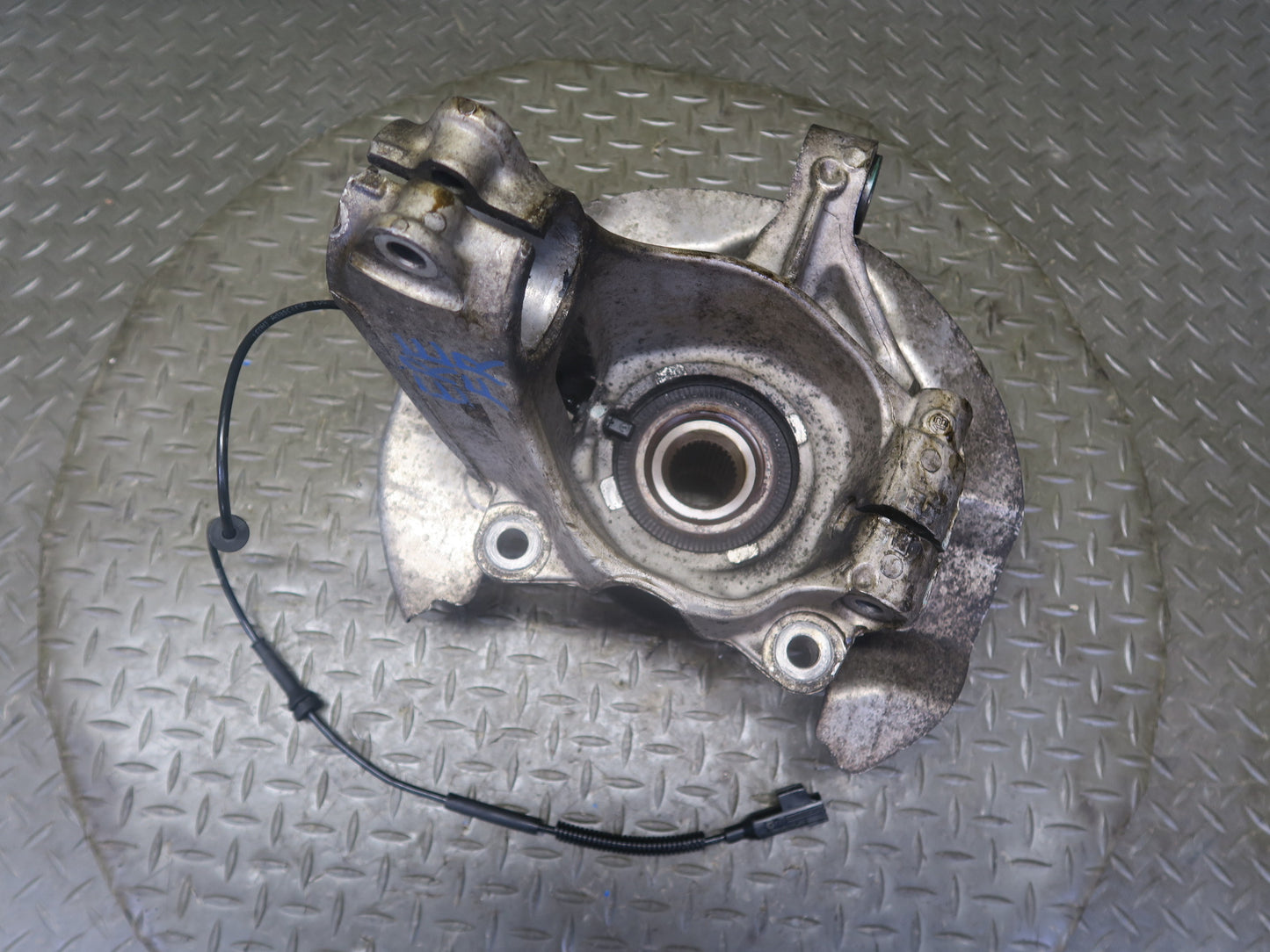 2012-2015 Range Rover Evoque L538 AWD Front Right Spindle Knuckle Wheel Hub