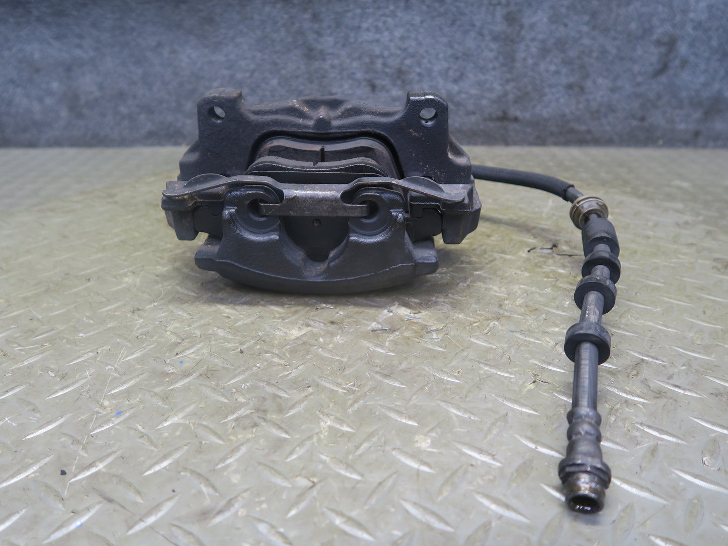 2012-2015 Range Rover Evoque L538 Front Left & Right Brake Caliper Set of 2