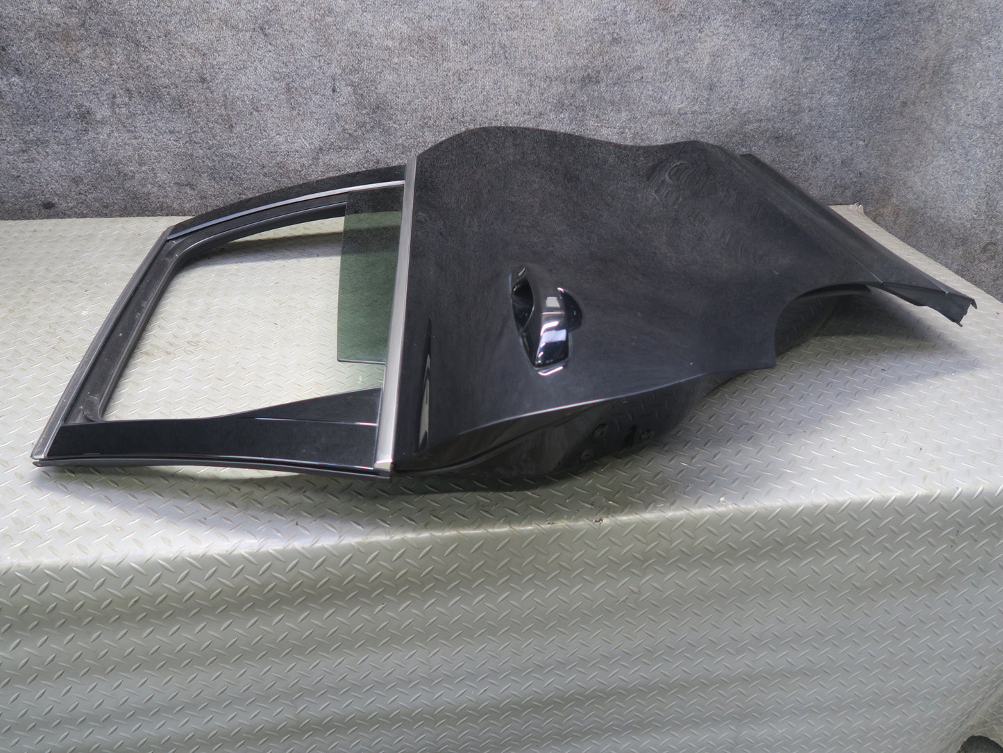 2011-2018 Porsche Cayenne 958 Rear Right Side Door Shell Panel W/ Glass Black