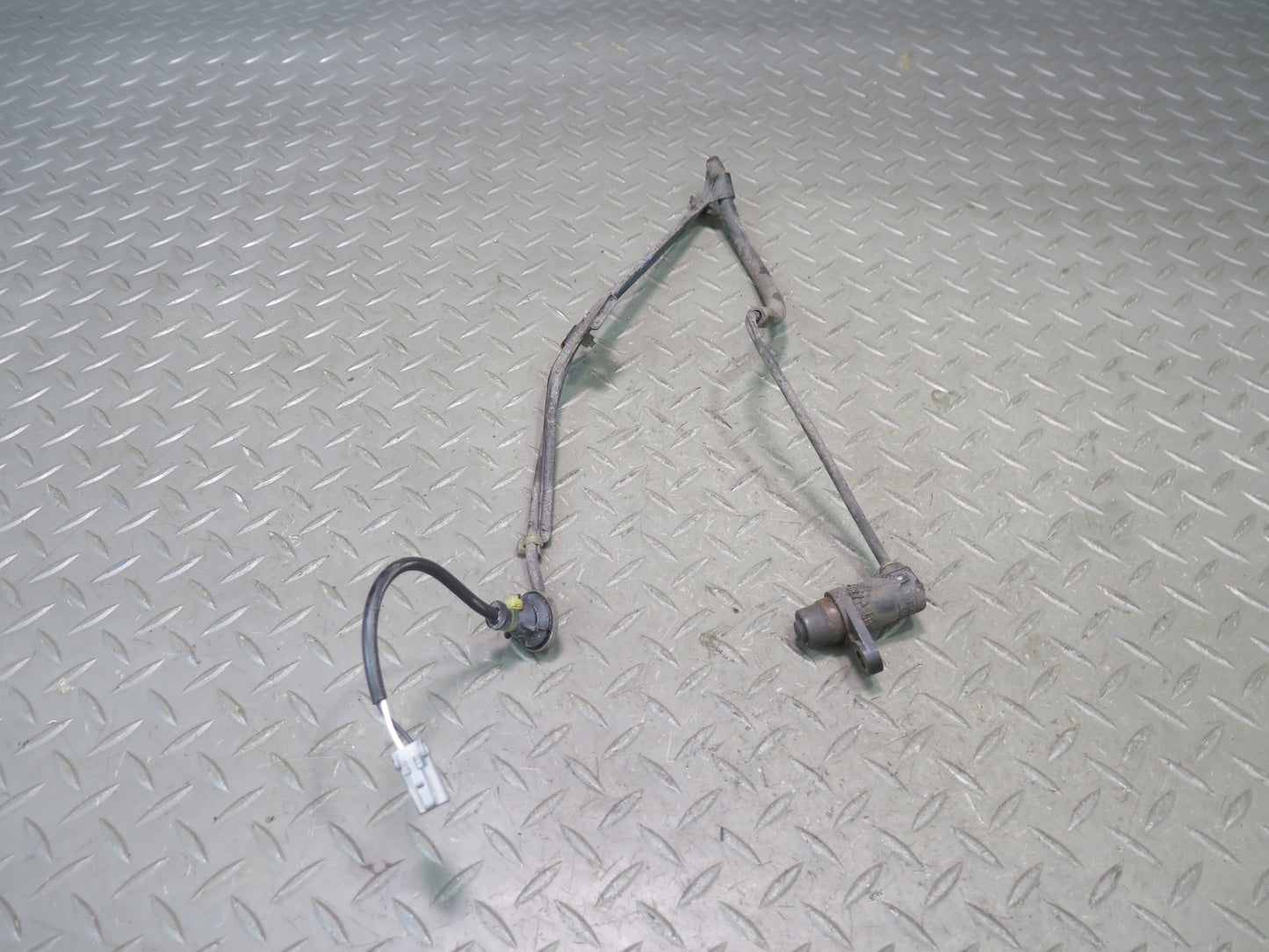 01-05 Lexus JCE10L IS300 Rear Left Wheel ABS Speed Sensor w Mount OEM
