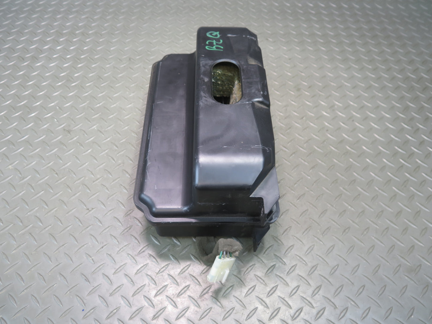 98-99 BMW E36/7 Z3 Roadster Rear Harman Kardon Subwoofer Box Speaker OEM