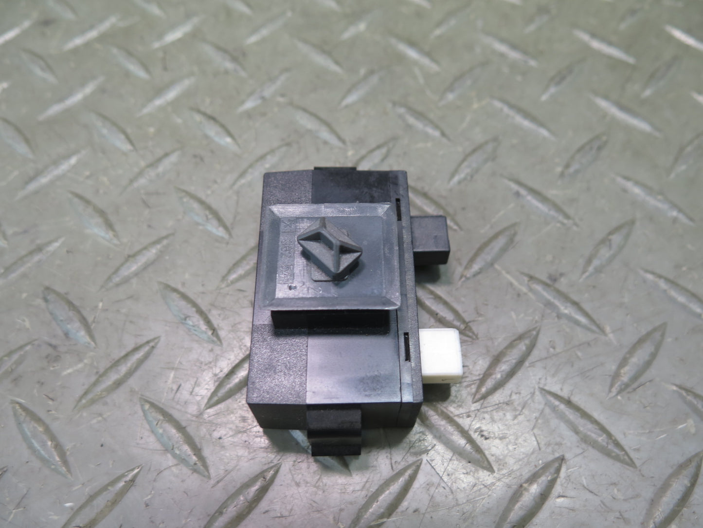 96-02 BMW E36/7 Z3 Immobilizer Transmitter Receiver Relay Module 8379502 OEM