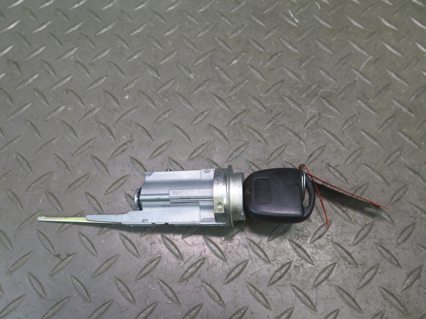 02-03 Lexus JCE10L IS300 3.0L 2JZGE M/T Sedan Engine ECU ECM Lock KEY Set OEM