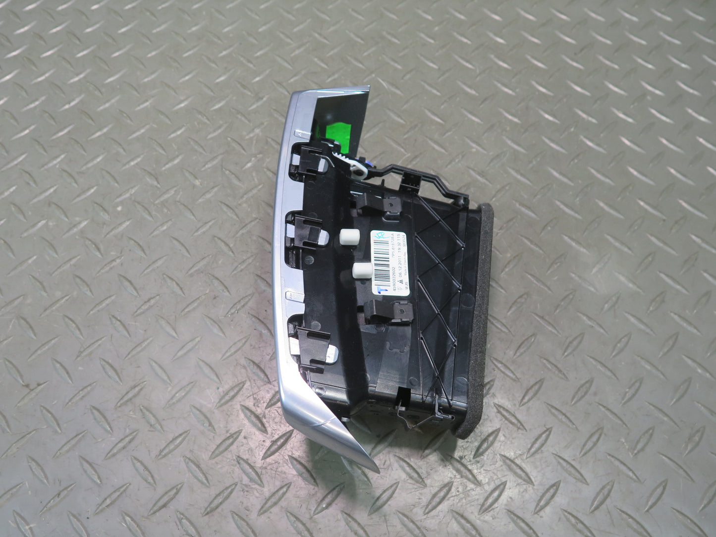 2011-2018 Porsche Cayenne 958 Dash Front Right A/C Air Vent Grille 7P5819728A