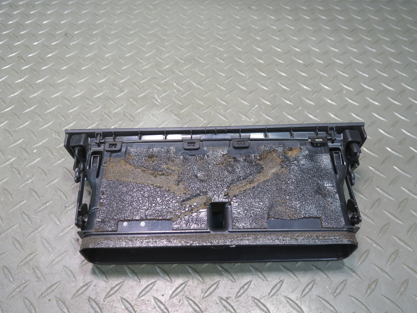 03-05 BMW E86 E85 Z4 Dash Center AC Heater Air Vent Black OEM