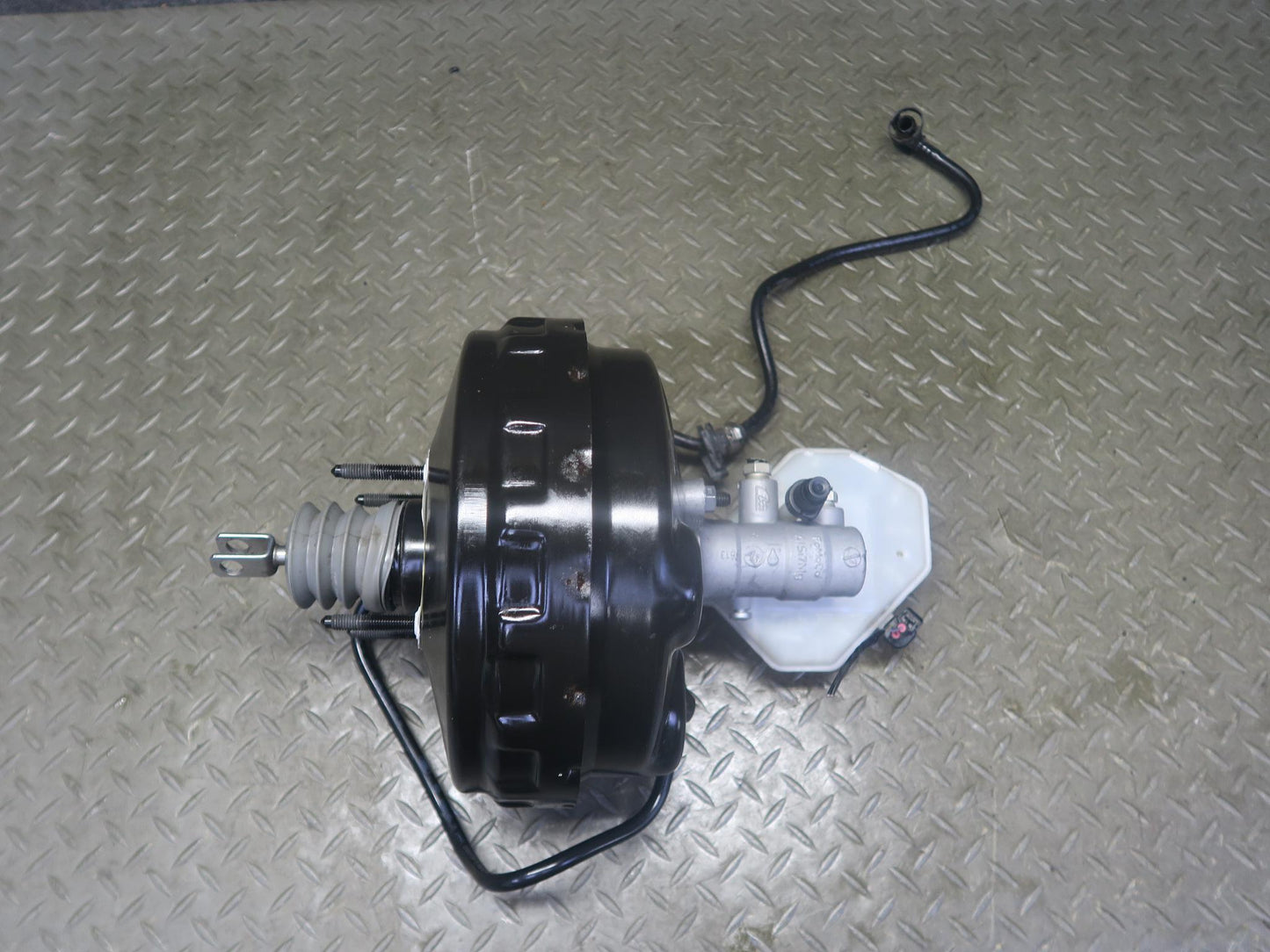 2012-2015 Range Rover Evoque L538 Brake Master Cylinder Booster Fluid Reservoir