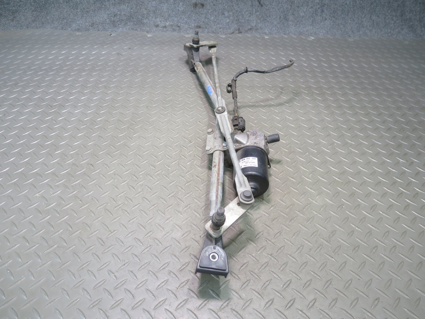 03-08 BMW E85 Z4 Front Windshield Wiper Transmission Linkage w Motor OEM