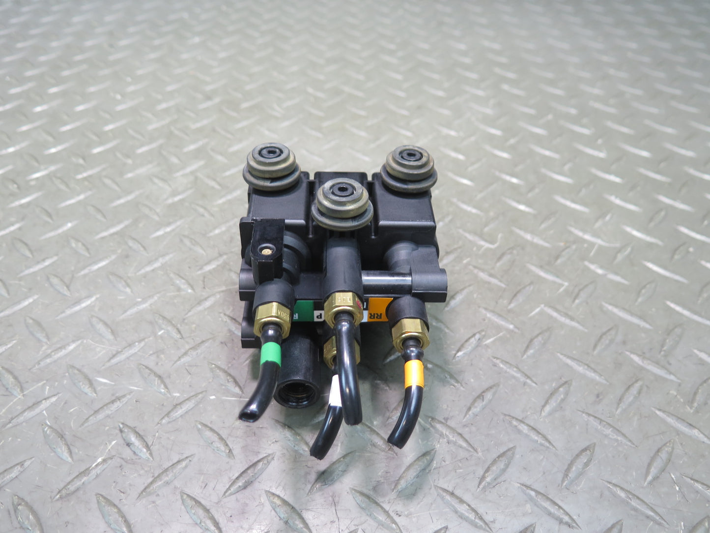 14-17 Range Rover Sport L494 Front Air Suspension Relief Valve Block Solenoid