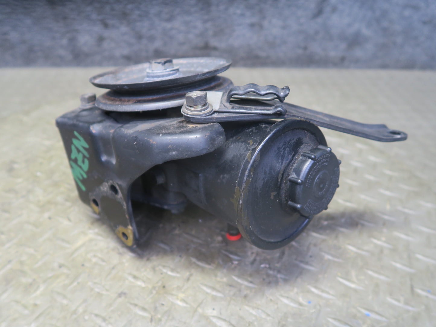 82-83 Datsun 280ZX 2.8L L28ET Turbo Power Steering Pump w Pulley 80K Miles OEM