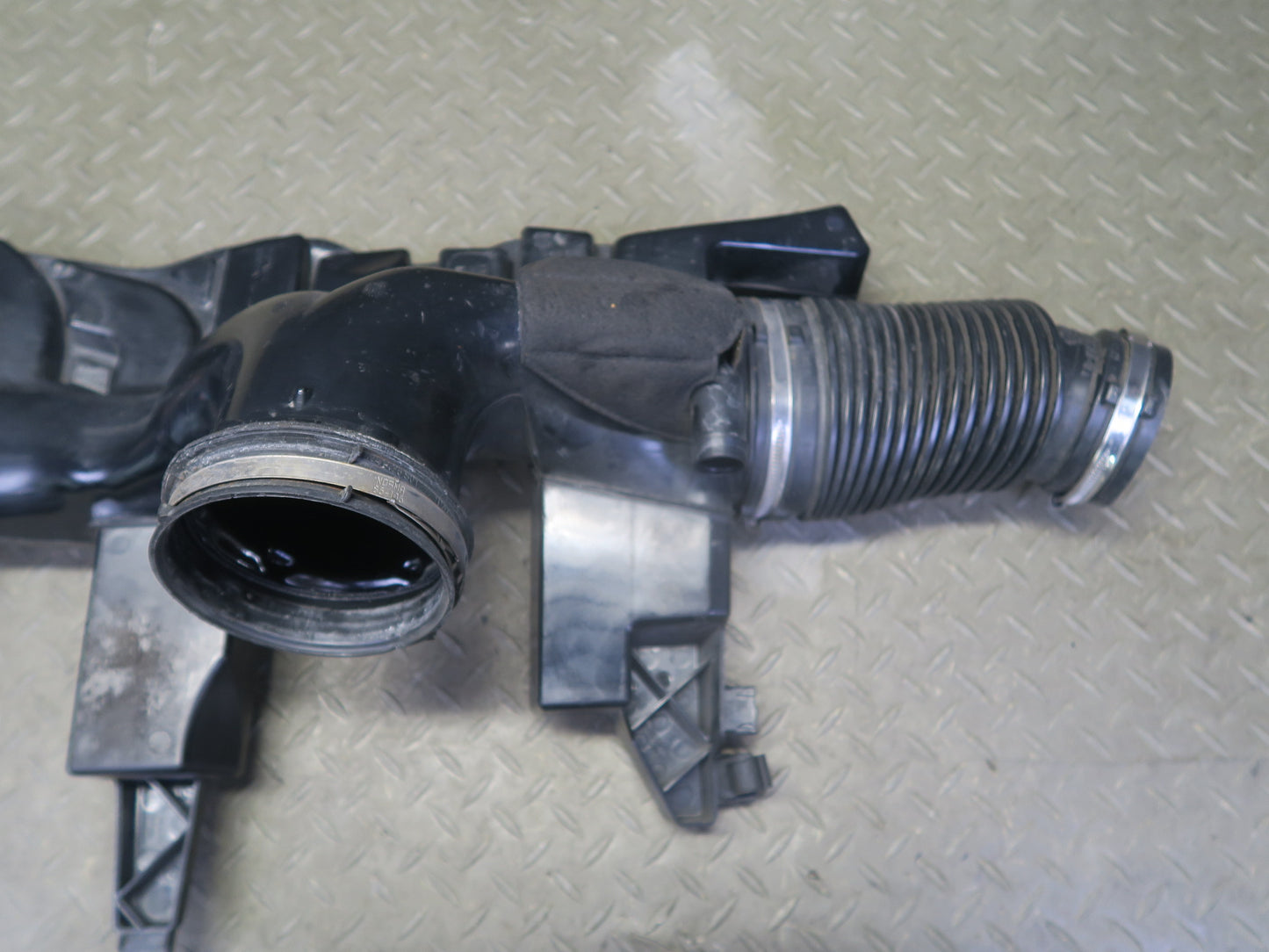 14-19 Range Rover Sport L494 3.0L Air Intake Resonator Duct Hose DPLA-6C700-AA