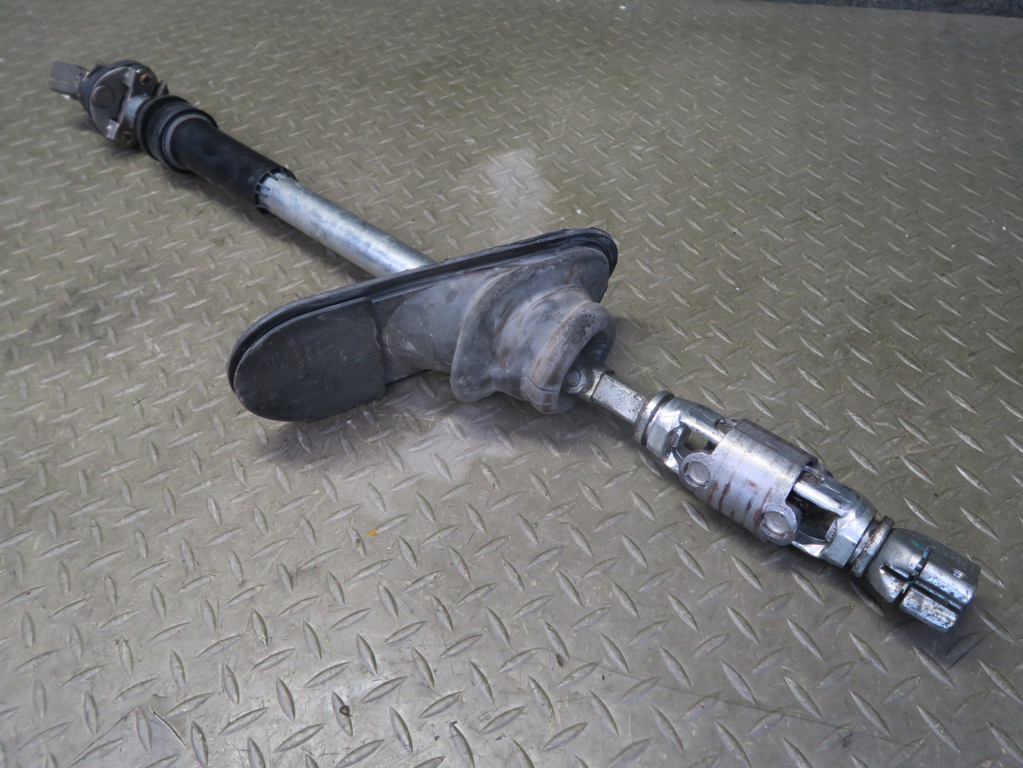 2014-2017 Range Rover Sport L494 Steering Column U Joint Linkage Shaft